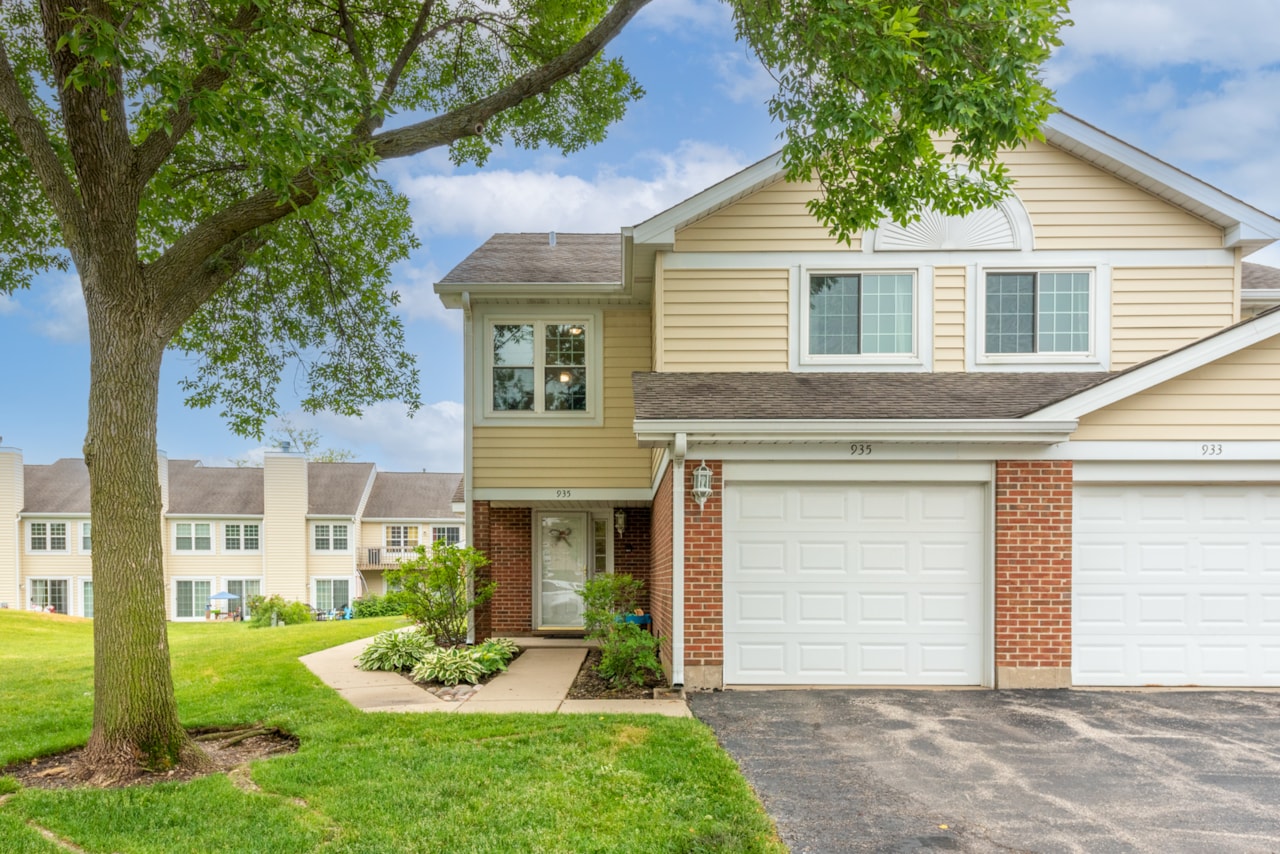 935 W Happfield Dr Arlington Heights, IL 60004 | MLS 11810853 Photo 1