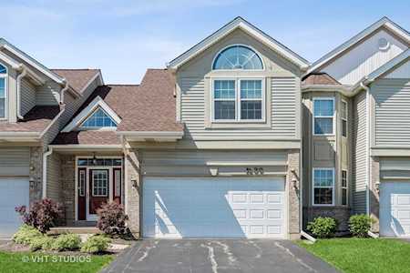 1939 Tamahawk Ln Naperville,  IL 60564