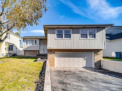 587 N West Ave Elmhurst,  IL 60126