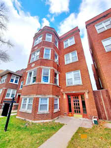 6212 N Claremont Ave Chicago,  IL 60659