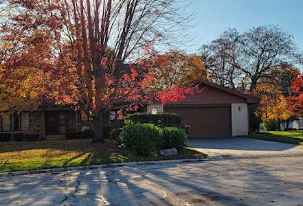 8430 Carriage Green Dr Darien,  IL 60561