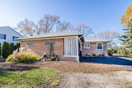 5332 Wolf Rd Western Springs, IL 60558