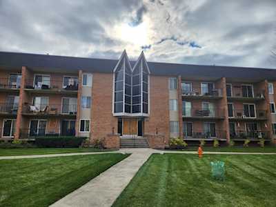 1004 N Mill St #211 Naperville,  IL 60563