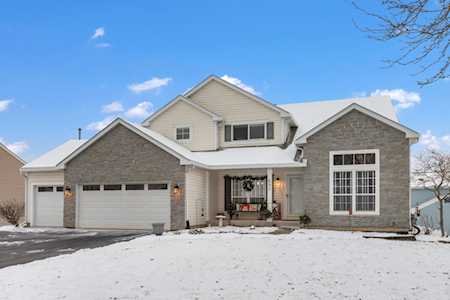 690 Linden Dr Carol Stream,  IL 60188