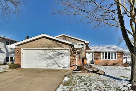 301 Canyon Trl Carol Stream,  IL 60188