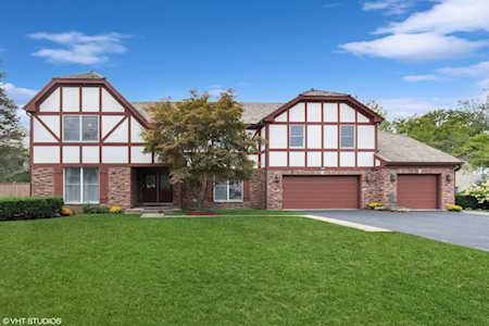 2348 Iroquois Dr Glenview,  IL 60026