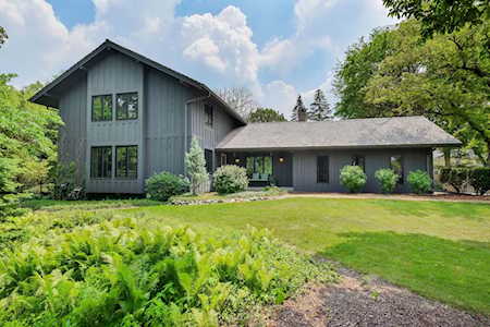 1390 Shady Ln Wheaton,  IL 60187