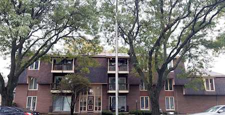 5721 W 103rd St #103 Oak Lawn, IL 60453