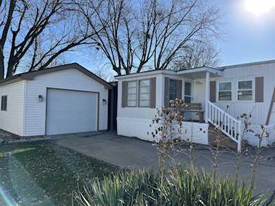 820 8th St Bloomington,  IL 61704