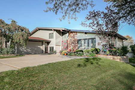 7721 Baker Ct Darien,  IL 60561