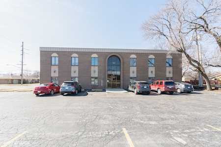 10220 S Cicero Ave S Oak Lawn,  IL 60453