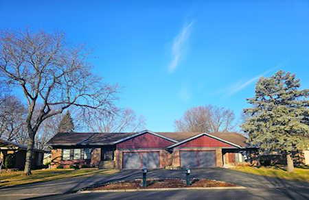 828 Nassau Parkway Rockford,  IL 61107