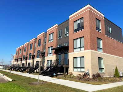 2215 Venture Dr Schaumburg,  IL 60173