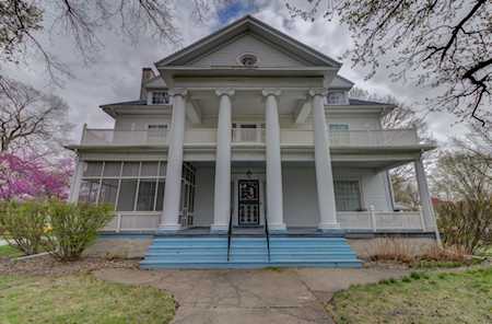 509 N Main St Tuscola,  IL 61953