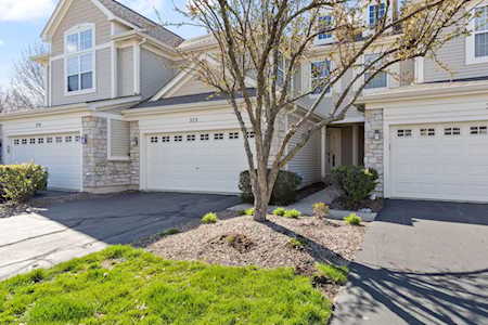 372 Vaughn Circle Aurora,  IL 60502