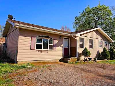 606 NE 3rd St Atlanta,  IL 61723