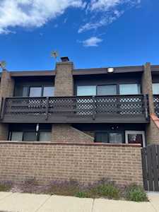 702 Kenneth Circle Elgin,  IL 60120