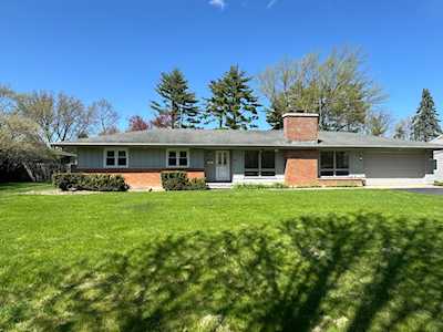 560 Marion Ave St. Charles,  IL 60174