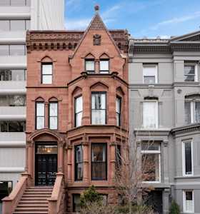 1409 N Dearborn St Chicago,  IL 60610