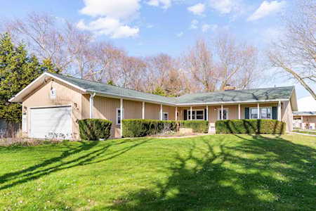 4N681 Munger Rd Wayne,  IL 60184