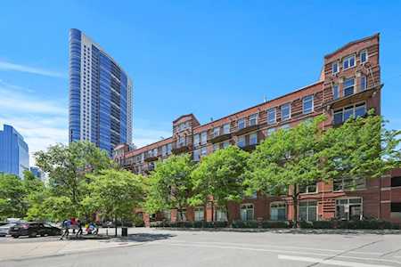 550 N Kingsbury St #213 Chicago,  IL 60654