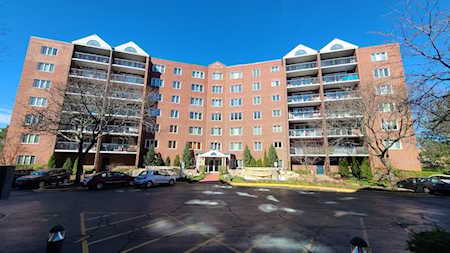 8560 W Foster Ave #704 Norridge,  IL 60706