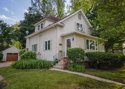 930 Esther Ave Sycamore,  IL 60178