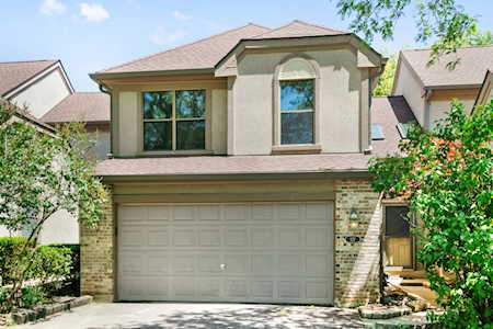 127 Chatsworth Circle Schaumburg,  IL 60194