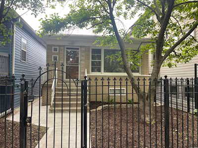 2930 N Dawson Ave Chicago,  IL 60618