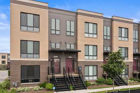 2313 Alumni Dr Schaumburg,  IL 60173