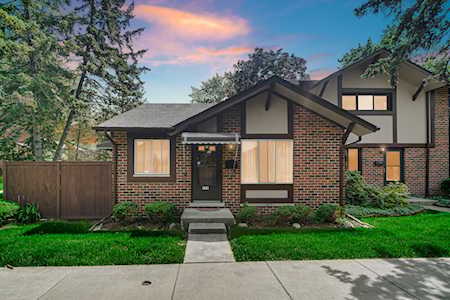 17W757 Kirkland Ln Villa Park,  IL 60181