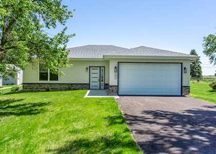 403 S 5th St Malta,  IL 60150