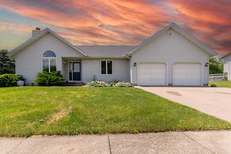 113 Cedar Dr Clinton,  IL 61727