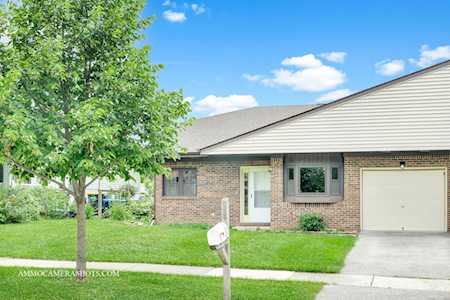 10 Helen Ct Streamwood,  IL 60107