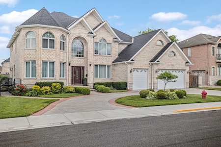 8040 W Charmaine Rd Norridge,  IL 60706