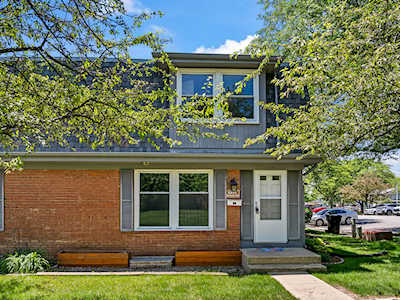 2221 Ramsey Circle Schaumburg,  IL 60194