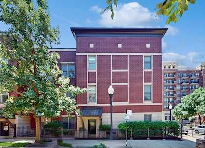 767 W 15th St #208 Chicago,  IL 60607