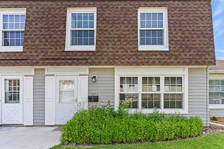 1565 Woodcutter Ln #C Wheaton,  IL 60189