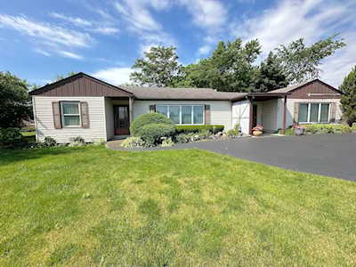 95 N Rand Rd Lake Zurich,  IL 60047