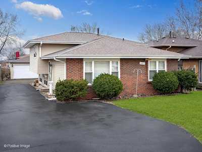 26W273 Harrison Ave Winfield,  IL 60190