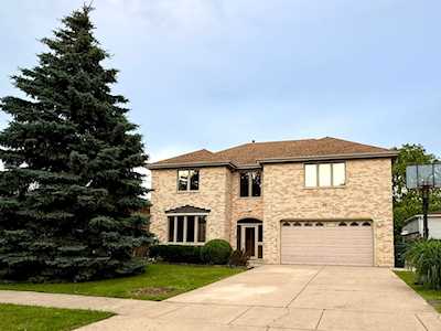 8421 N Western Ave Niles,  IL 60714