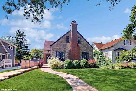 971 Woodlawn Ave Des Plaines,  IL 60016