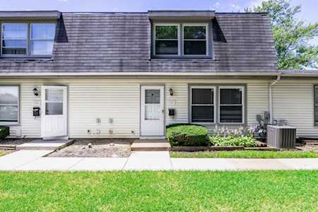 1767 Queensbury Circle #5791 Hoffman Estates,  IL 60169