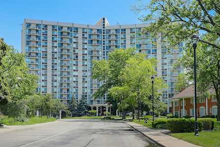 40 N Tower Rd #11K Oak Brook,  IL 60523