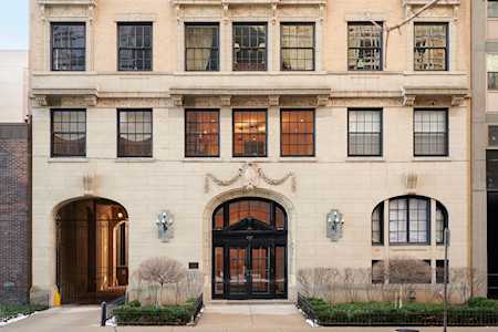 257 E Delaware Place #10AB Chicago,  IL 60611