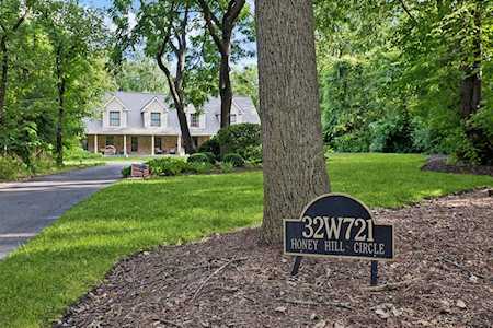 32W721 Honey Hill Circle Wayne,  IL 60184