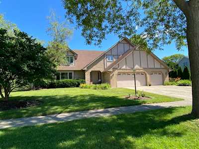 1221 Redwood Dr Algonquin,  IL 60102