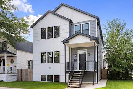 5047 W Ainslie St Chicago,  IL 60630