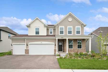 372 S Pointe Ave South Elgin,  IL 60177