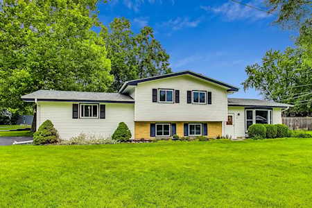 76 Brook Ln Lindenhurst,  IL 60046